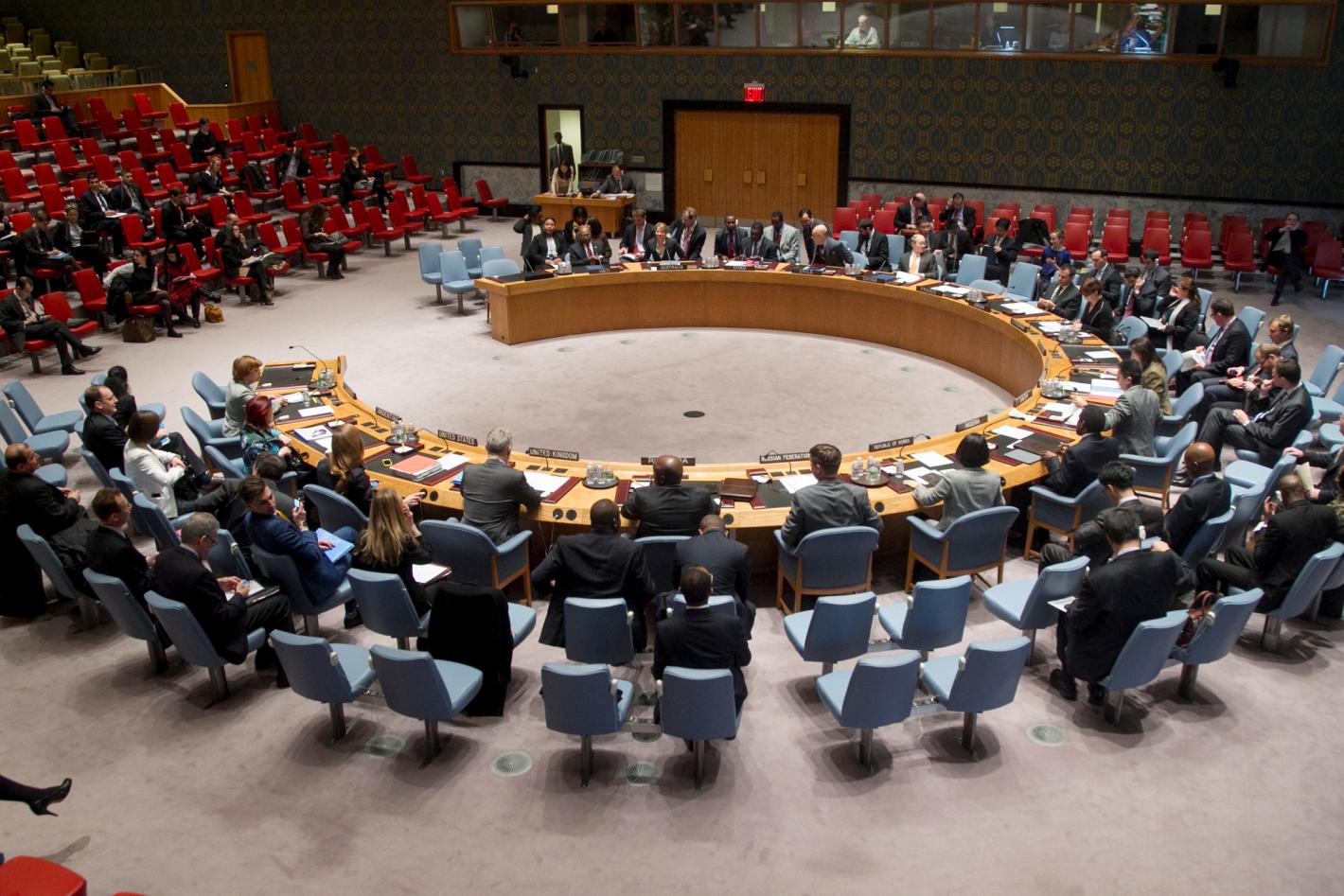 A wide view of the Security Council meeting.