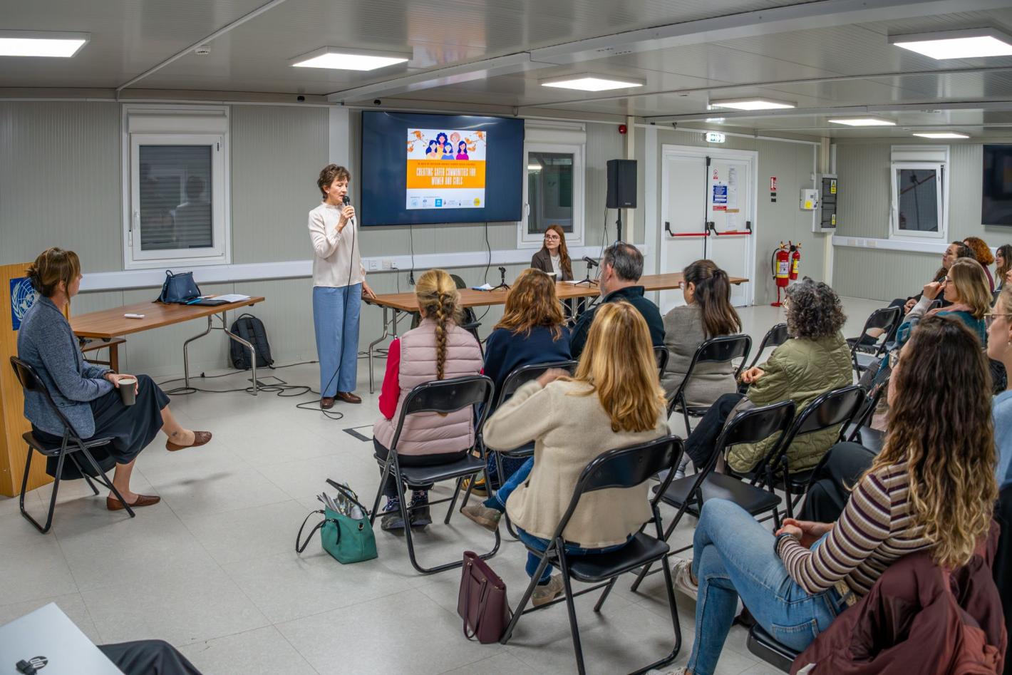 Jane from Becky's Buttons speaks to CSOs